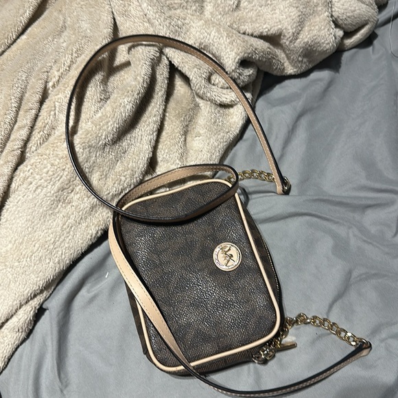 MICHAEL KORS SIGNATURE MINI CROSSBODY BAG - Picture 5 of 5